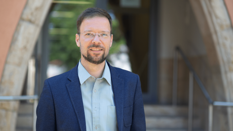 Dr. Thomas Nitzsche